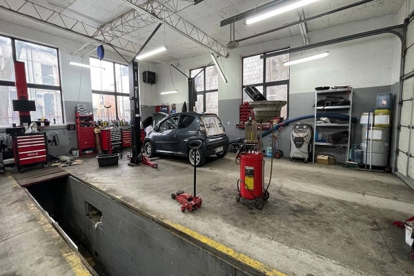 Белорус открыл в Варшаве сразу 2 автосервиса. Как у него теперь дела? Белорус открыл в Варшаве сразу 2 автосервиса. Как у него теперь дела?